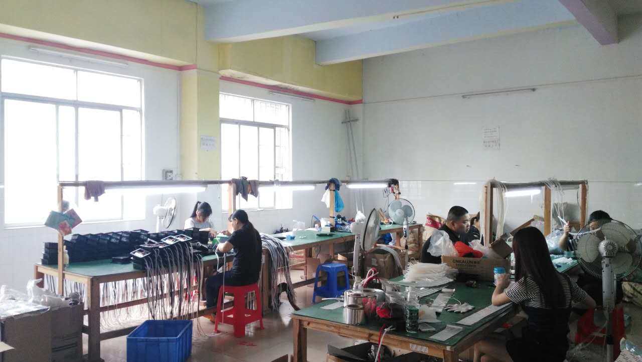 李佳老板的生產(chǎn)現(xiàn)場