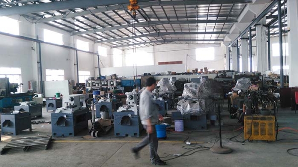 二次加工設(shè)備生產(chǎn)車間NO1(凱恩利機(jī)床）