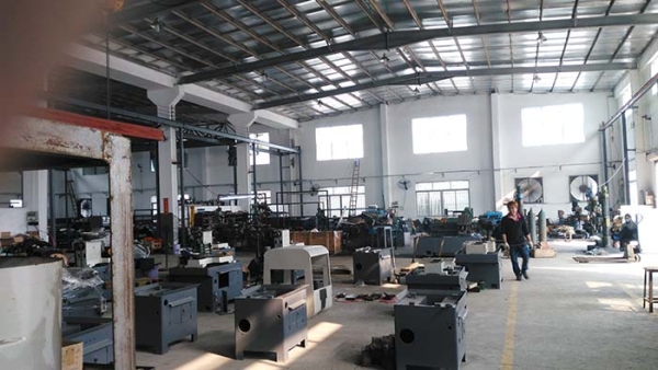 二次加工設(shè)備生產(chǎn)車間NO2(凱恩利機(jī)床）