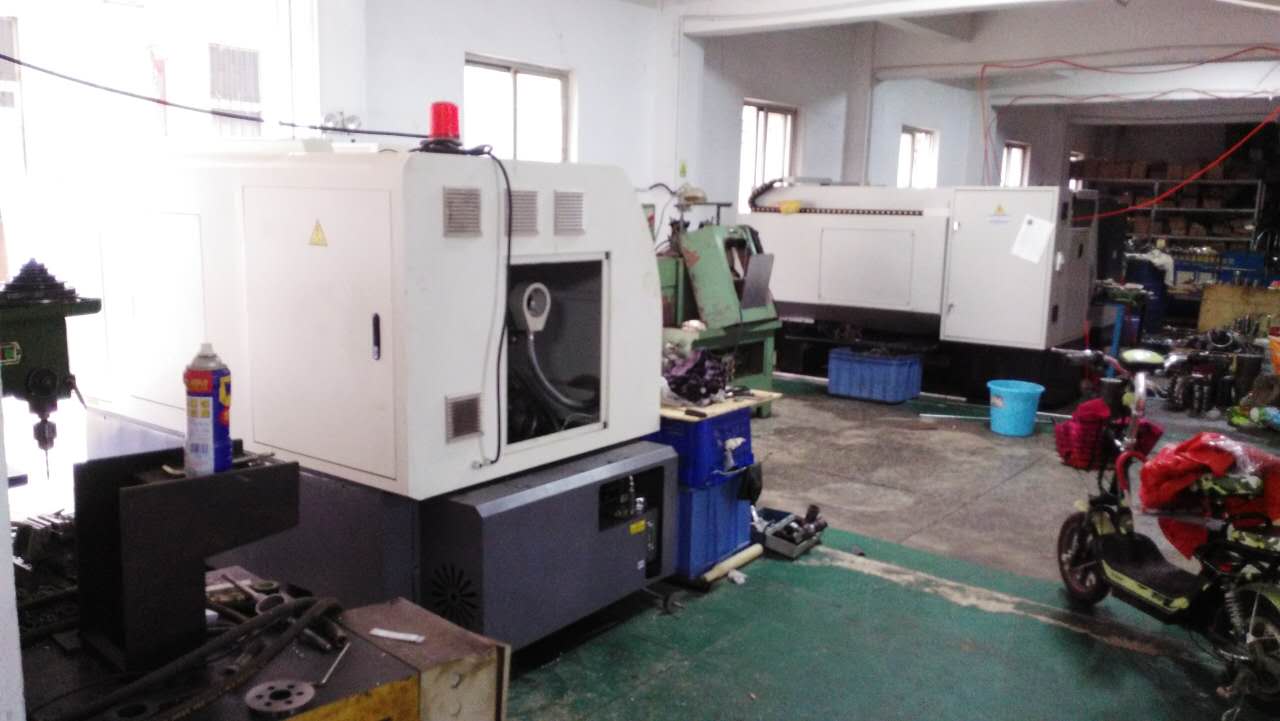 凱恩利數(shù)控車床36機(jī)(現(xiàn)場(chǎng)圖) 凱恩利數(shù)控車床36機(jī)(現(xiàn)場(chǎng)圖)