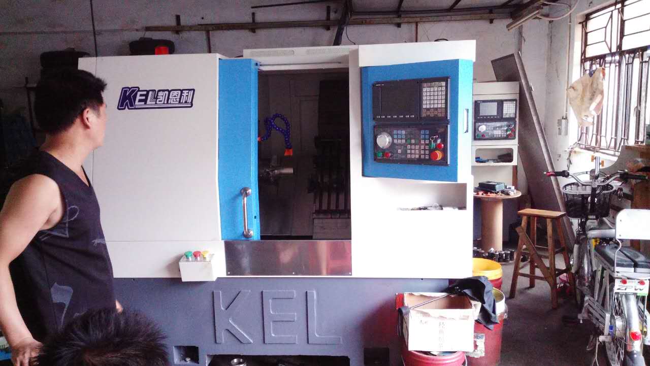 CKX6146C 排刀機(jī)(45度斜床身線規(guī)機(jī)) CKX6146C 排刀機(jī)(45度斜床身線規(guī)機(jī))