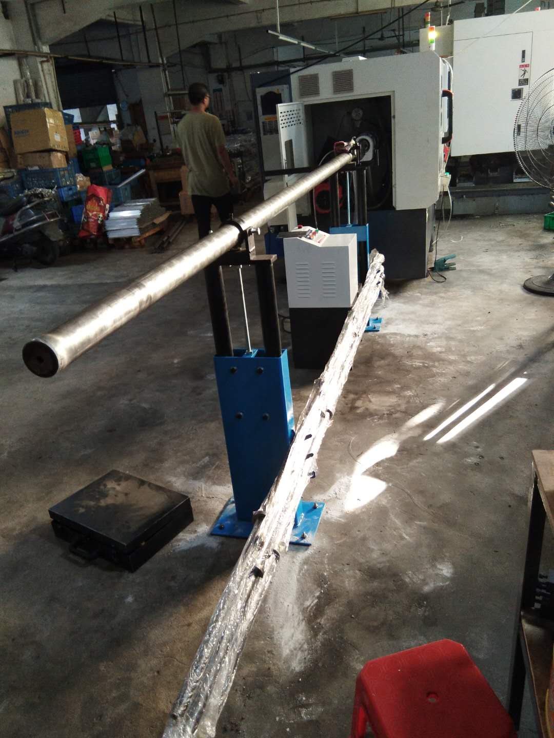 數控車床油欲送料器（配凱恩利46標準排刀機） 數量1臺機