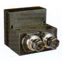 控制系統(tǒng)及主軸電機采用伺服主軸，加裝兩軸徑向或軸向伺服動力頭?？蓪崿F(xiàn)主軸360度任意分度定位，鉆、攻、銑功能。